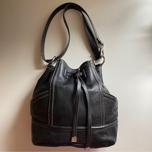 Tignanello small leather bucket bag. Black
